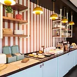 Ibis Styles Nantes Herblain サン・テルブラン