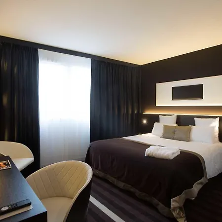 Ibis Styles Nantes Herblain 圣埃尔布兰