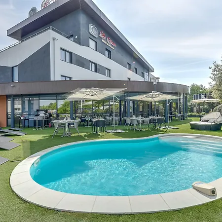 Ibis Styles Nantes Herblain Hotel 3*