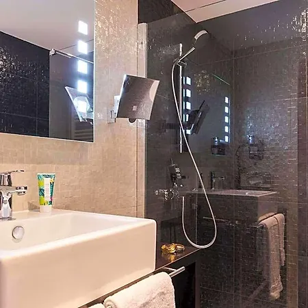 Ibis Styles Nantes Herblain 圣埃尔布兰